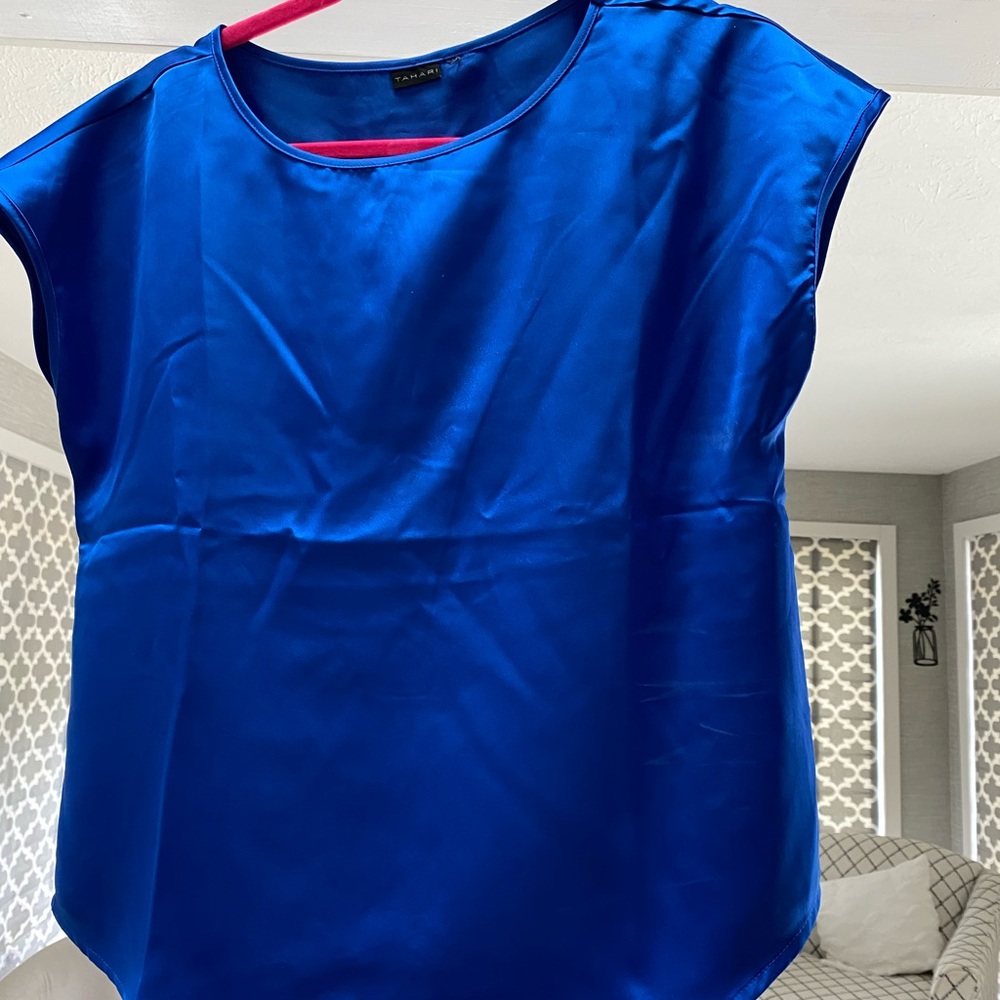 Tahari satin line blouse size medium